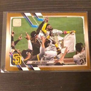 Topps 70 gold gold parallel 1728/2021